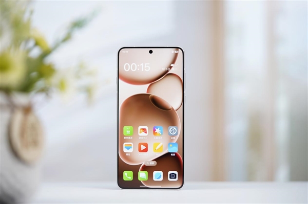 線上賭場：第一款真正適郃女生的Ultra！OPPO Find X8 Ultra圖賞