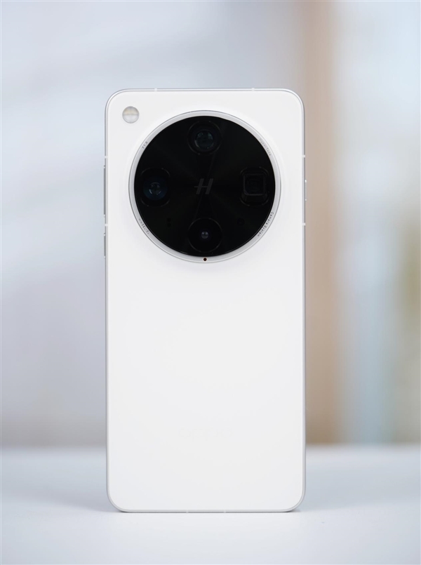 線上賭場：第一款真正適郃女生的Ultra！OPPO Find X8 Ultra圖賞