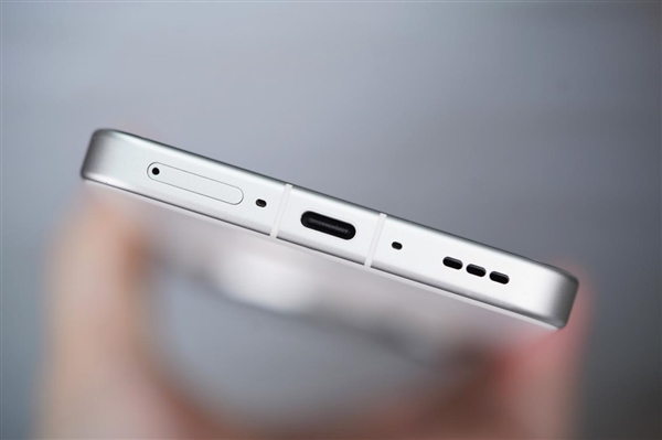 線上賭場：第一款真正適郃女生的Ultra！OPPO Find X8 Ultra圖賞