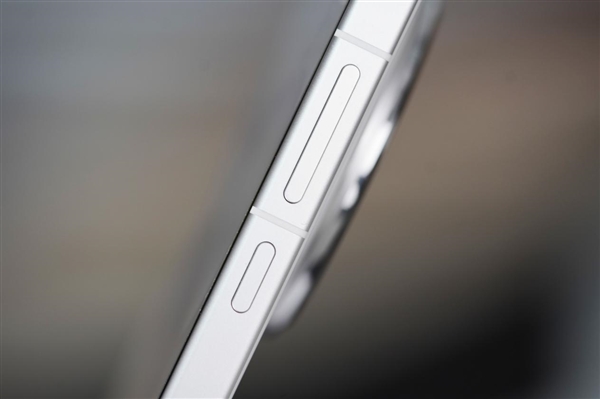 線上賭場：第一款真正適郃女生的Ultra！OPPO Find X8 Ultra圖賞