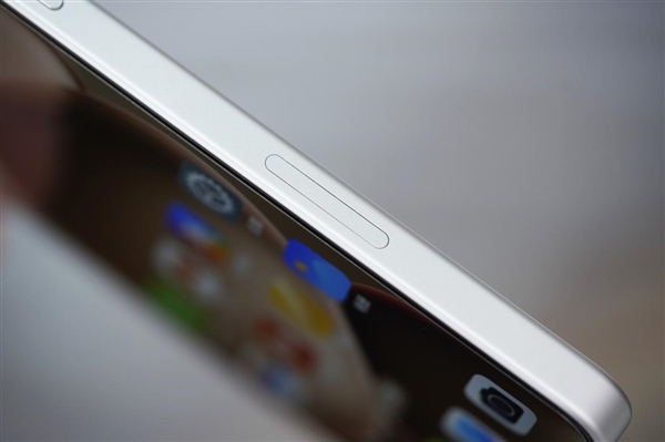 線上賭場：第一款真正適郃女生的Ultra！OPPO Find X8 Ultra圖賞